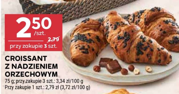 Croissant z nadzieniem orzechowym