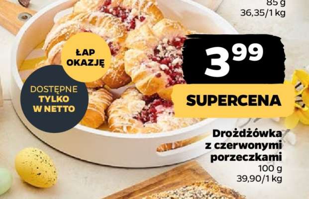 Drożdżówka z czerwonymi porzeczkami