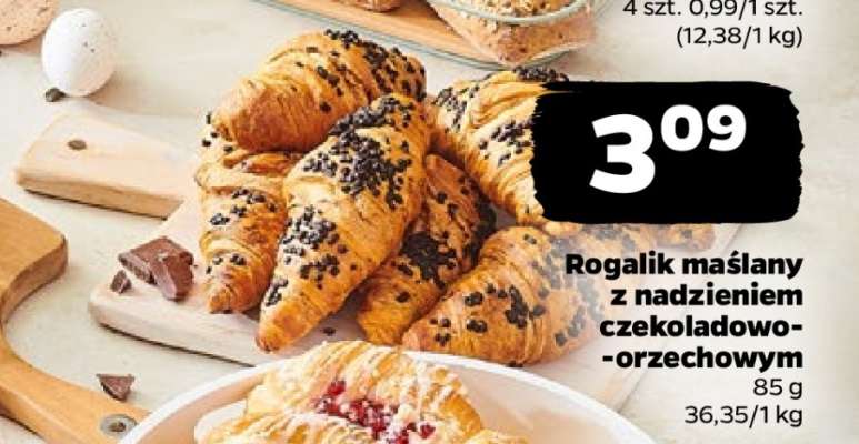 Rogalik maślany z nadzieniem czekoladowo- -orzechowym