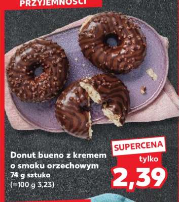 Donut bueno z kremem o smaku orzechowym