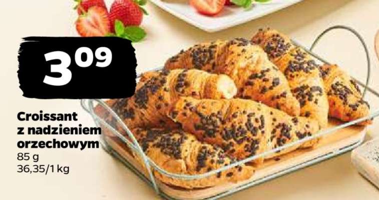 Croissant z nadzieniem orzechowym