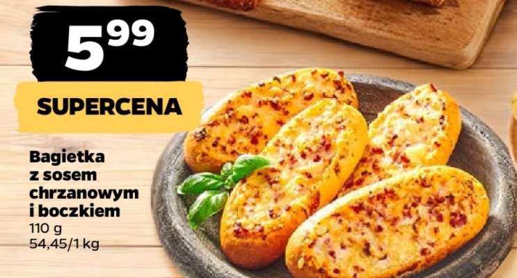 Bagietka z sosem chrzanowym i boczkiem